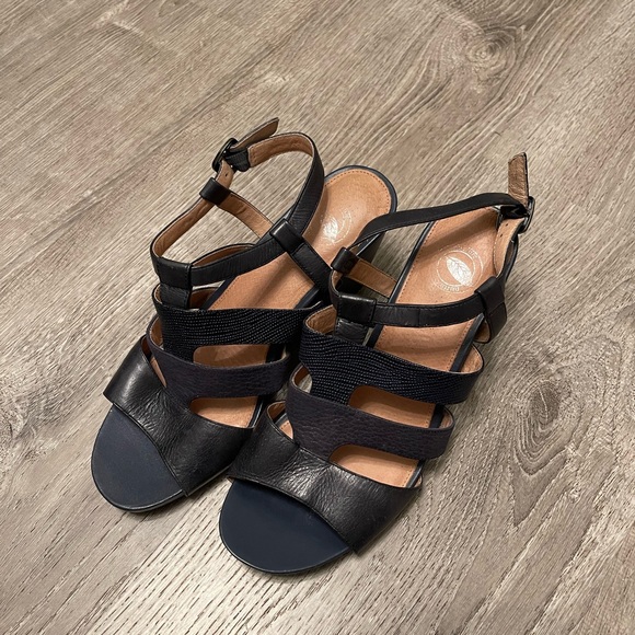 Nurture Navy Strappy Wedges Size 10 - Picture 2 of 4